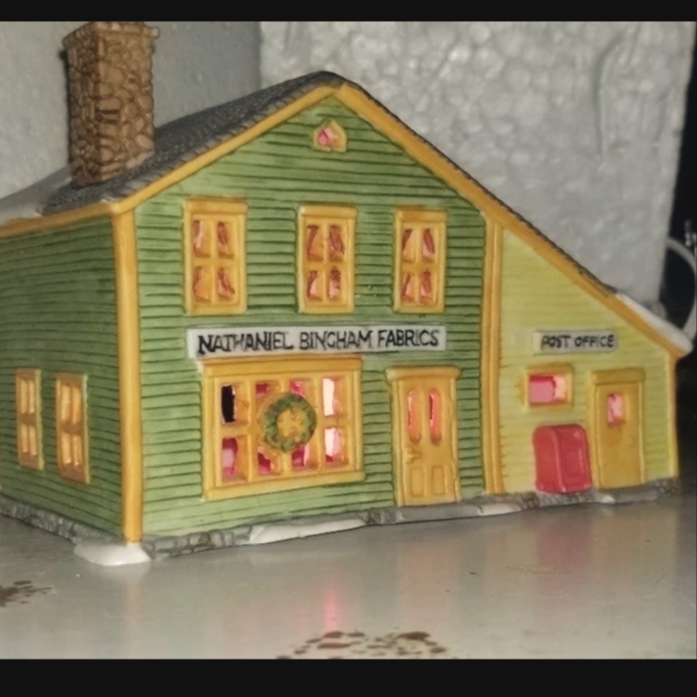 Dept 56 New England Village Nathaniel Bingham Fabrics & Post Office Christmas